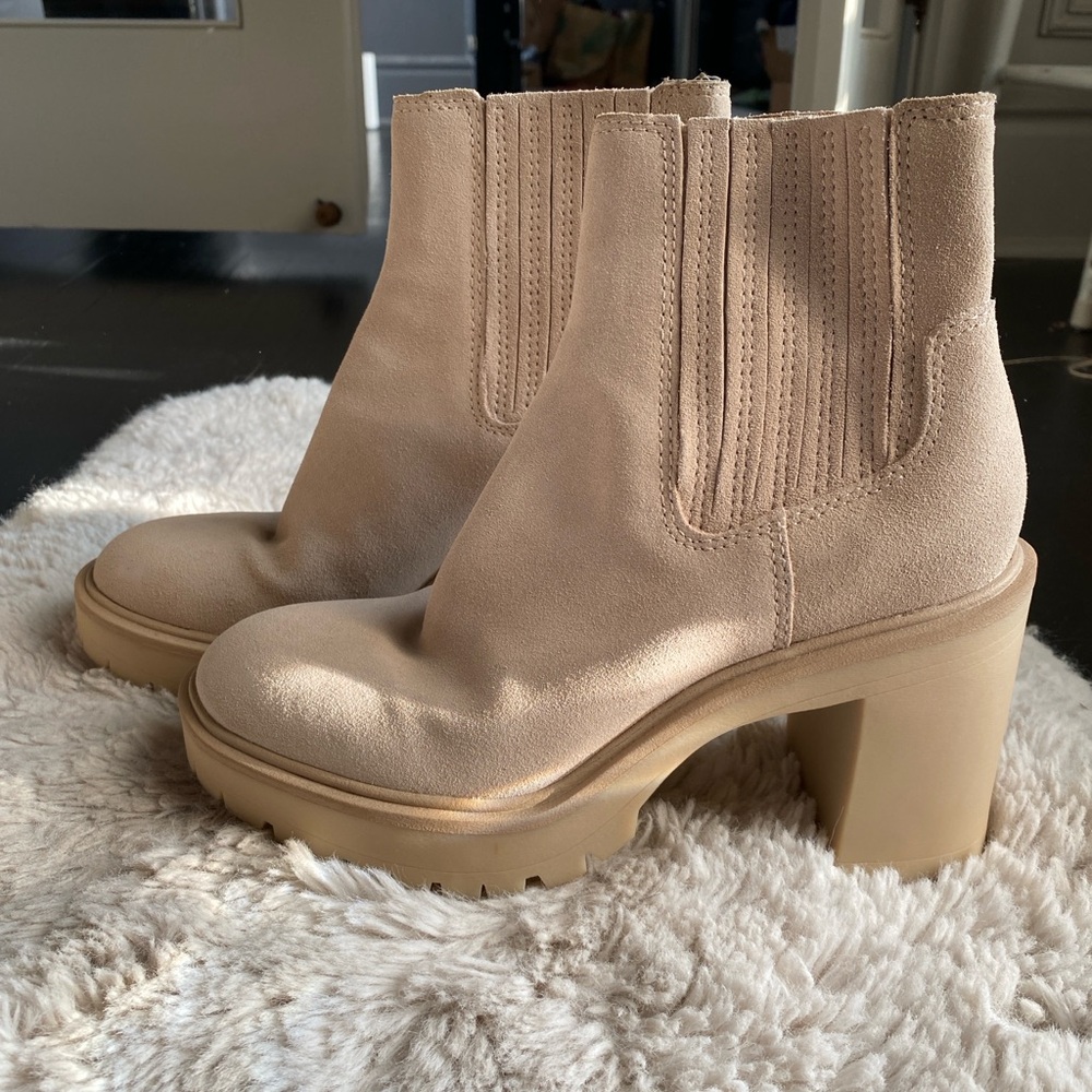 Dolce Vita tan suede boots